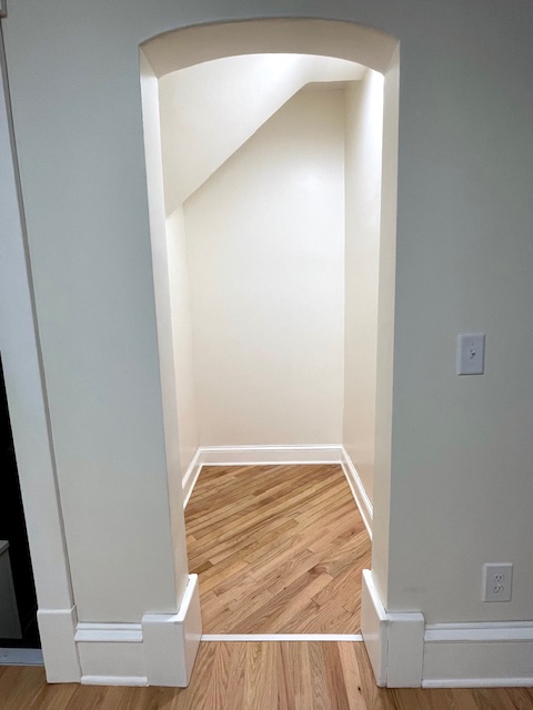 Storage area adjacent to the kitchen island